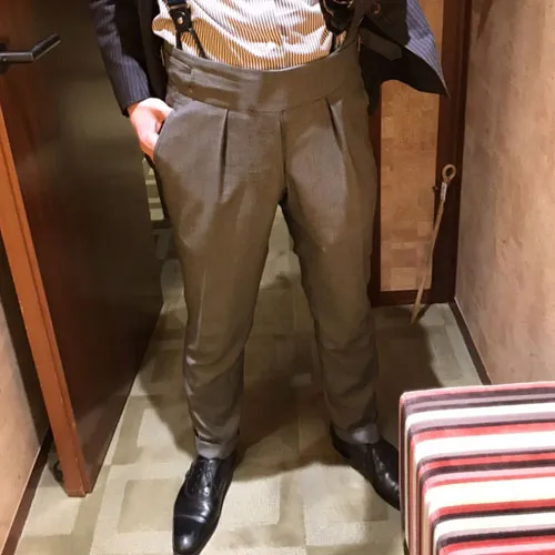 イズントのグルカパンツ