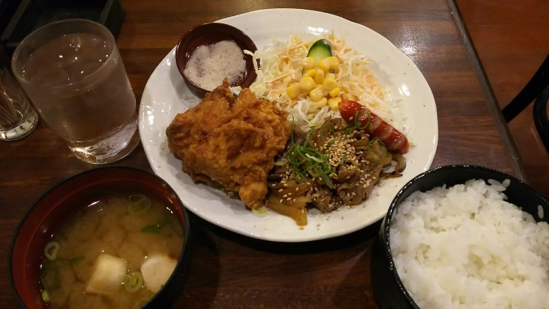 本日のランチ〈イズント〉