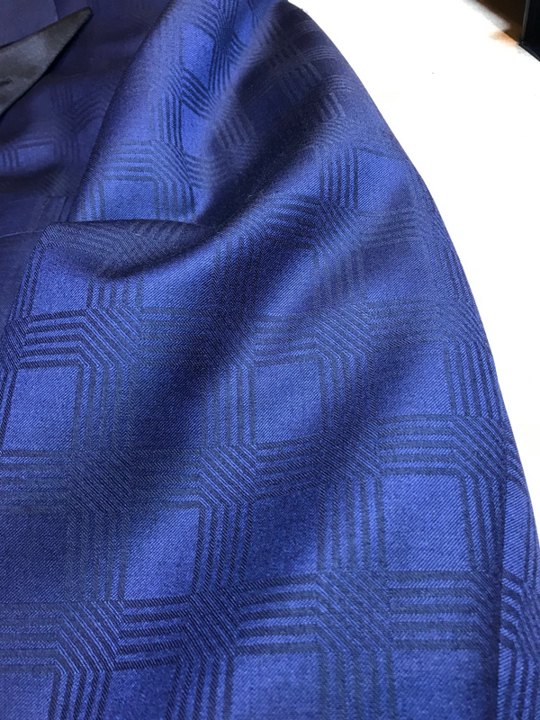 スキャバル（SCABAL）「ゴールデンリボン（GOLDEN RIBBON）」のファンシータキシード〈イズント〉