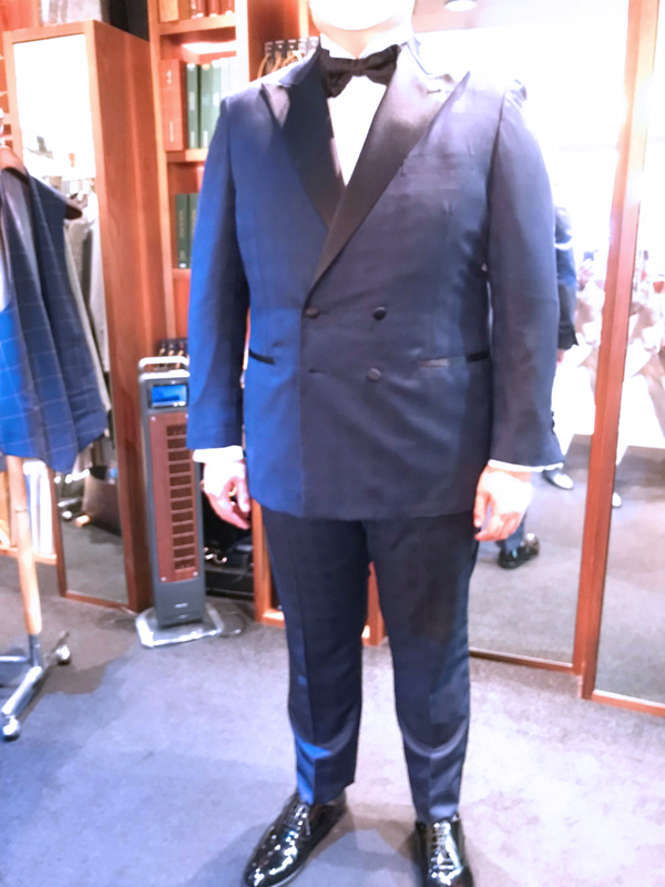 スキャバル（SCABAL）「ゴールデンリボン（GOLDEN RIBBON）」のファンシータキシード〈イズント〉