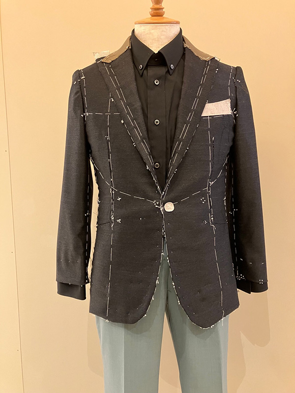 A Special Golfer's Jacket（ゴルファー向けスペシャルジャケット開発）〈イズント〉